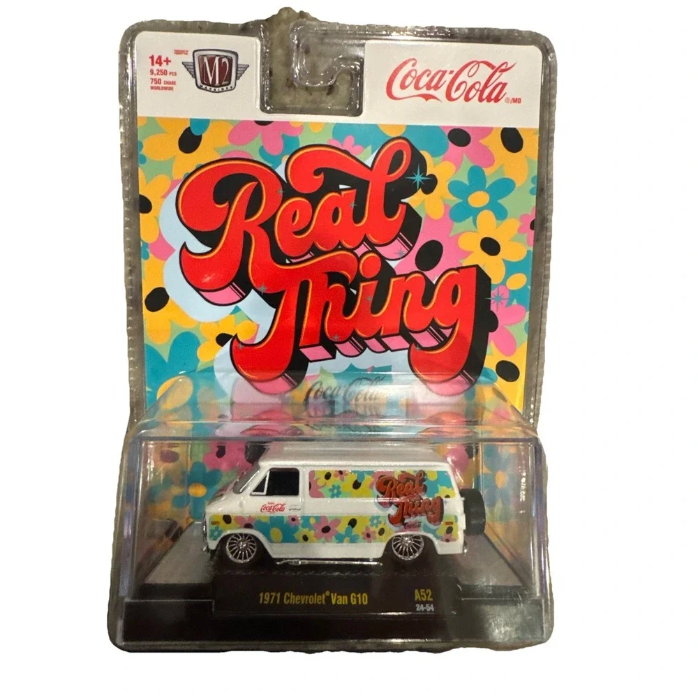 M2 MACHINES COCA COLA REAL THING CHASE 1971 CHEVROLET VAN G10 CHASE 1:64